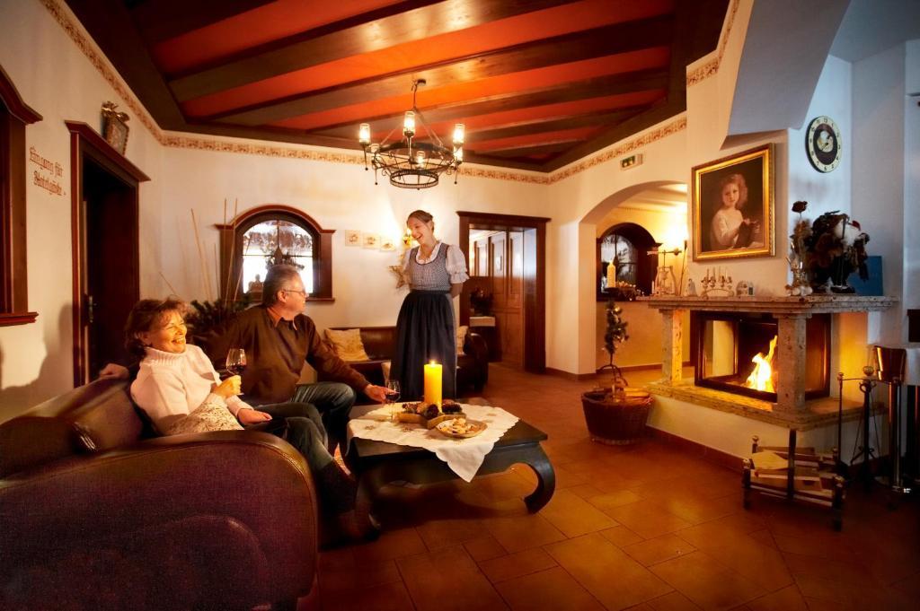 Biohotel Castello Koenigsleiten Кёнигслайтен Экстерьер фото